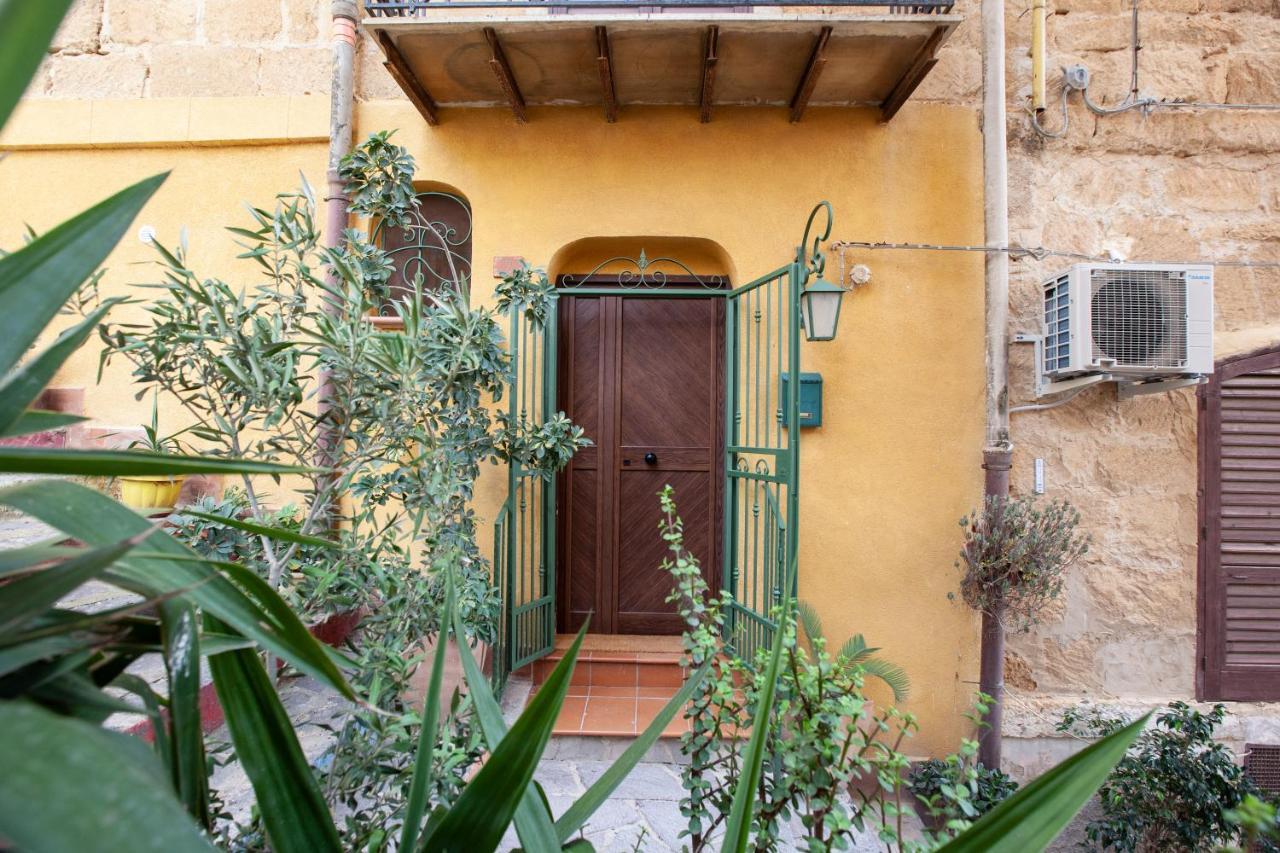 La Sedia Rossa Historical Centre Apartment Agrigento Exterior foto